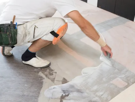 壁紙・床材の​張り​替え